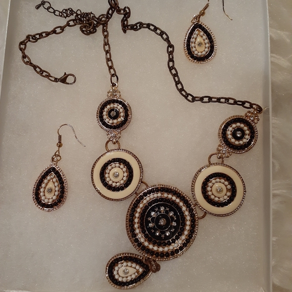 Necklace and Earrings - Picture 4 of 4